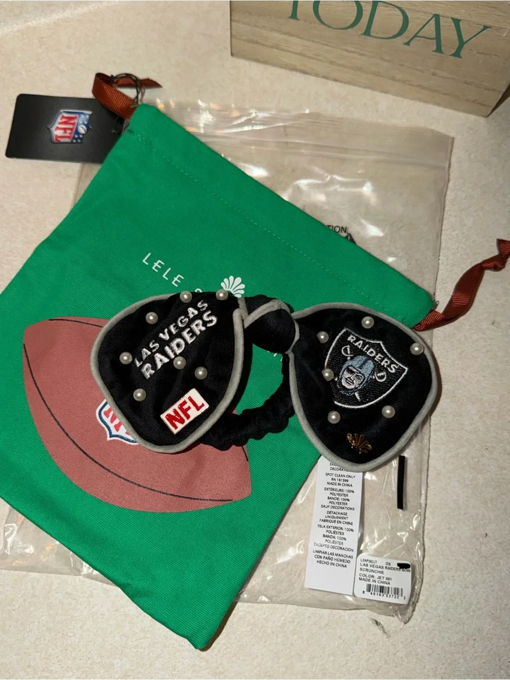 LAS VEGAS RAIDERS LELE SADOUGHI X NFL JET BOW SCRUNCHIE